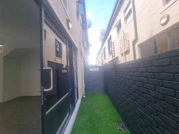 2 Bedroom Flat & Apartment