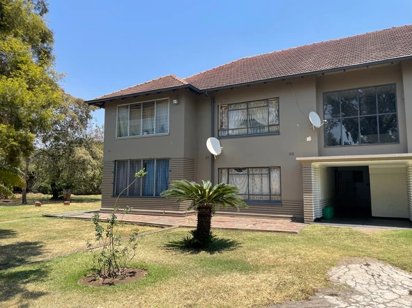 3 Bedroom Flat & Apartment