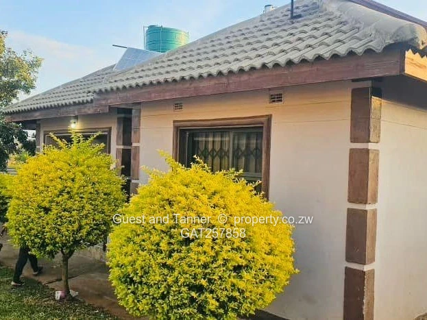 8-Bed Student Accommodation + 3-Bed Cottage For Sale – Gweru, Adelaide Park Senga