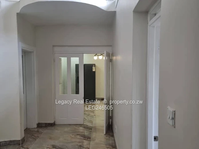 High-End Helesvale Home With Gym & Borehole.