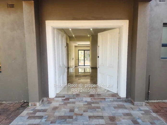 Luxury Home To Rent – Helensvale