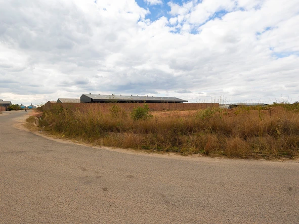 Commercial & Industrial Land