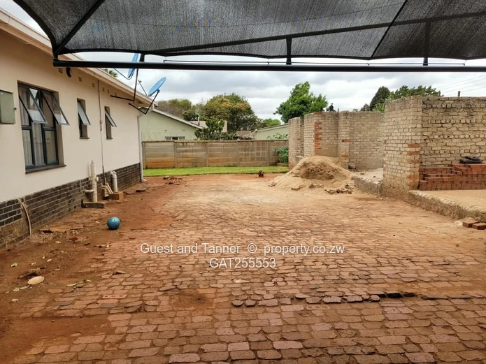 Hillside – Four Ensuite Bedrooms with Multiple Cottages