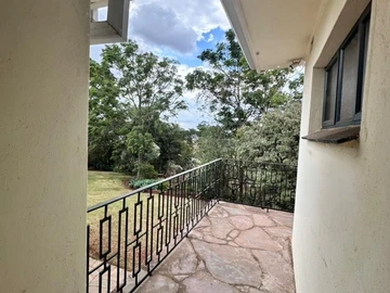 6 Bedroom House
