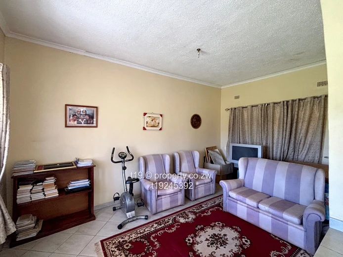 MAIN ROAD FRONTAGE - GREAT INVESTMENT 5 bedroom house 