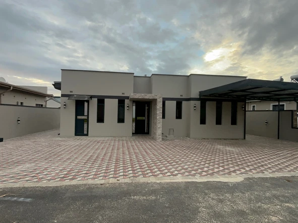 3 Bedroom Flat & Apartment