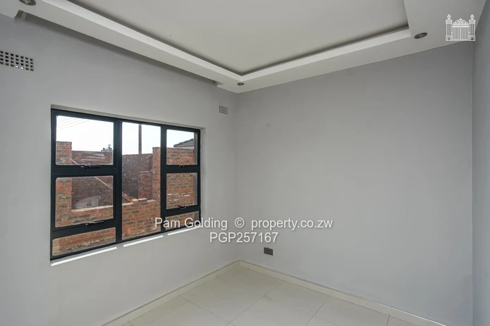 Move in ready 3-Bed Home in Rainham Park Gated Community