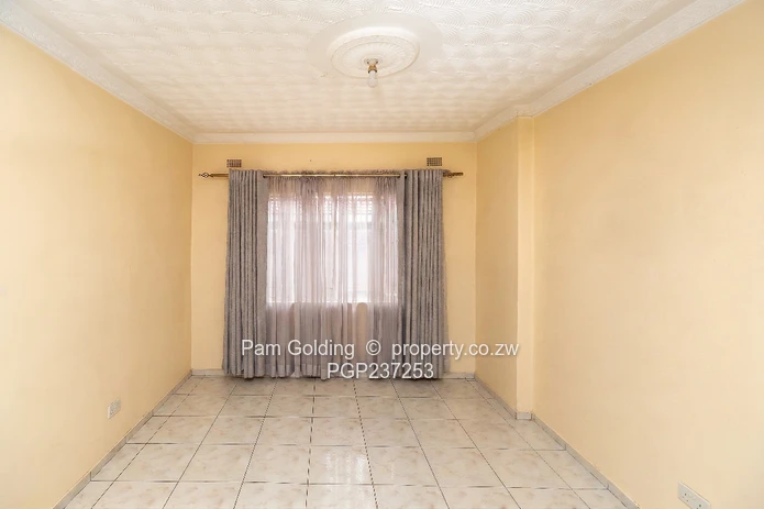 House for sale in Waterfalls/Picnic Park Area (Sole Mandate)