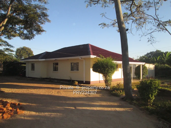 Queensdale Main House $570 (Sole Mandate)