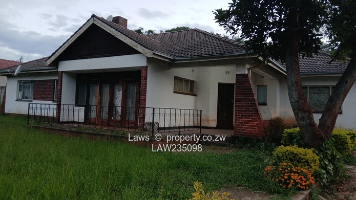 4 Bedroom House For Sale in Fairbridge Park