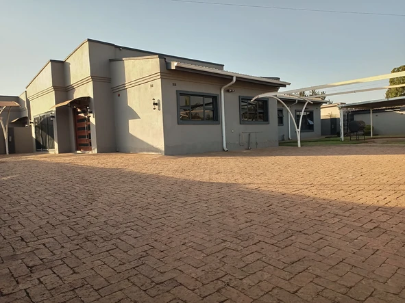 3 Bedroom Garden Flat