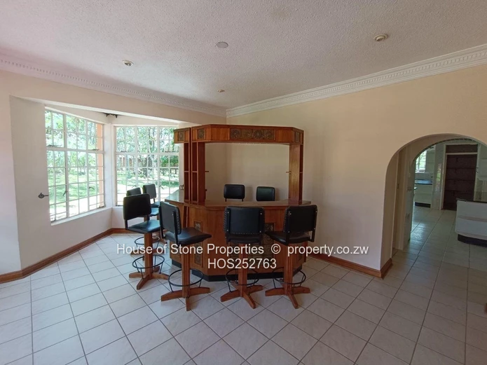 Luxurious Family Home – Folyjon Glen Lorne Sale