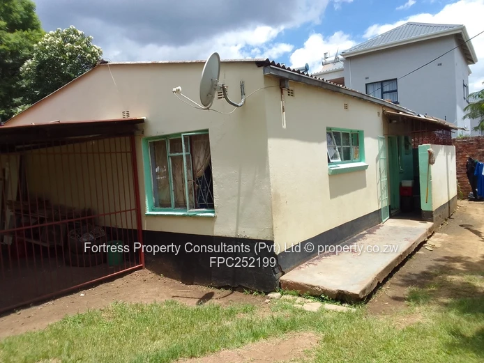 Spacious Ground Floor Flat + Self-Contained Cottage