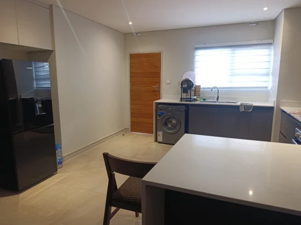 3 Bedroom Flat & Apartment