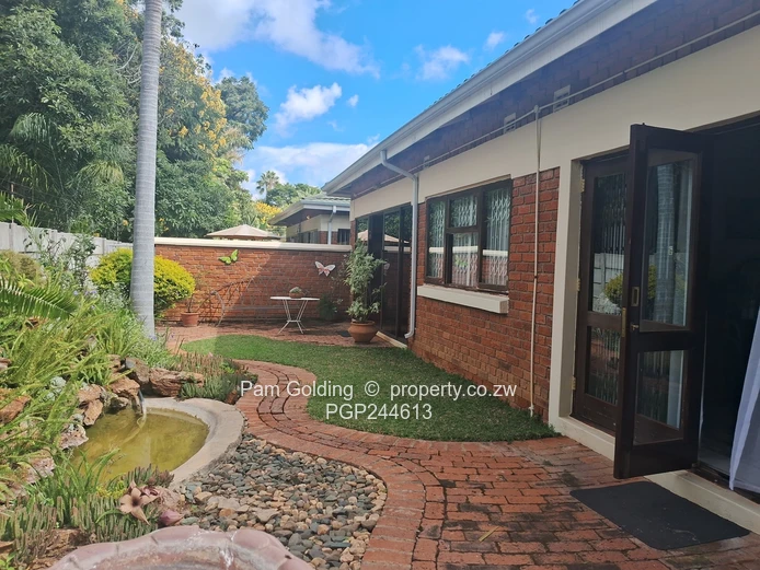 Charming 3 Bedroom Townhouse Newlands