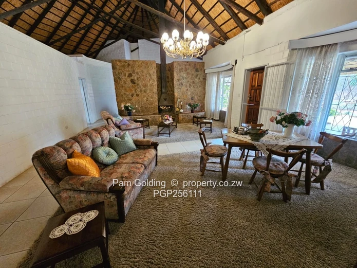 Charming 4 Bedroom Thatched Home