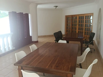 6 Bedroom House