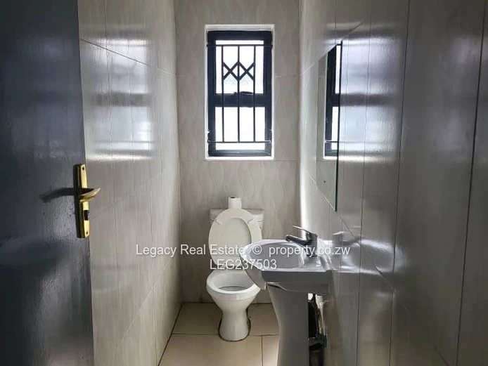 Elegant 4-bedroom home with solar backup – Cold Comfort Parkview