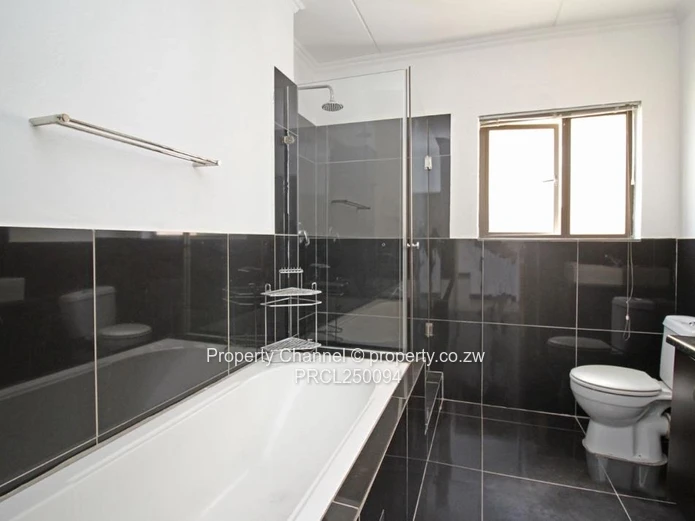 Spacious 2-Bed Apartment with Pool & Gardens in Midrand, Johannesburg, South Africa