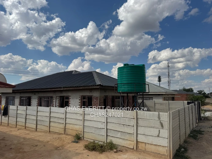 Fidelity 4-Bed Home with Borehole for sale $60k (Sole Mandate)