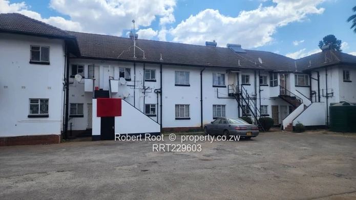 Flat for sale in Avondale!