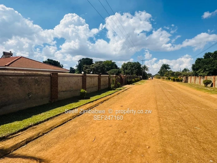 Modern 4-Bed Home in Knowe on 2305m² with Borehole