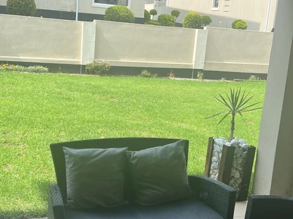 3 Bedroom Flat & Apartment