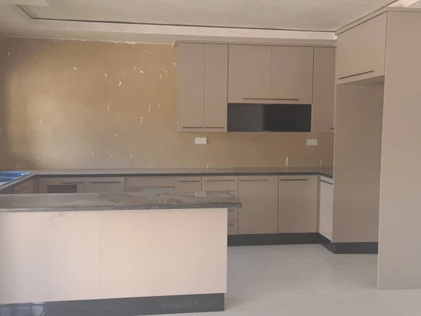 3 Bedroom Flat & Apartment