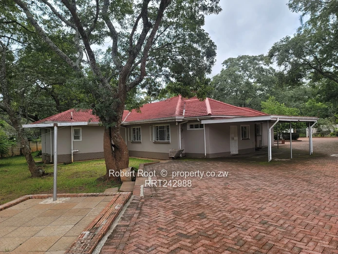 Solid 3 bed family home in Chisipite