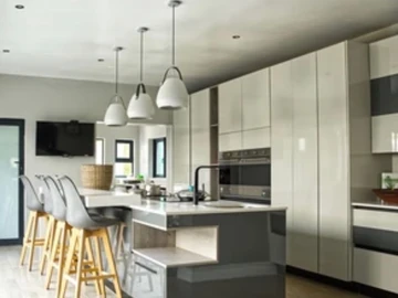 5 Bedroom House