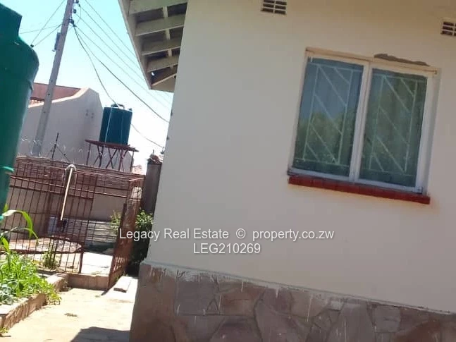 4-Bedroom House for Sale in Mainway Meadows, Harare