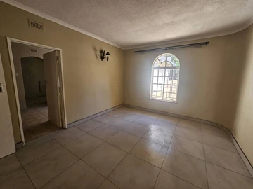 3 Bedroom Garden Flat