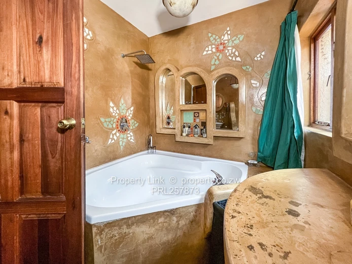 Prime Location Home - 2 Boreholes, 2 Pools & 2-Bed Cottage!