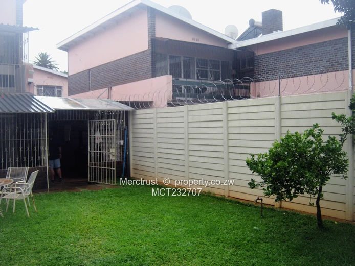 Immaculate duplex garden flat! (Sole Mandate)