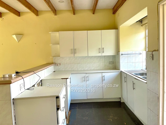 Mandara 4-Bed Garden Flat — Borehole & Fireplace