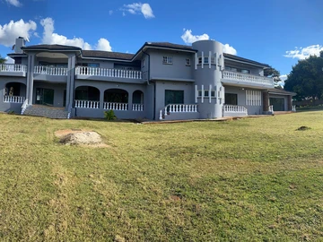 Luxurious Property for Rent in Borrowdale*