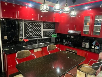 3 Bedroom Flat & Apartment