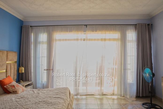 Spacious 5-Bed Westgate Home with Borehole & Large Bedrooms