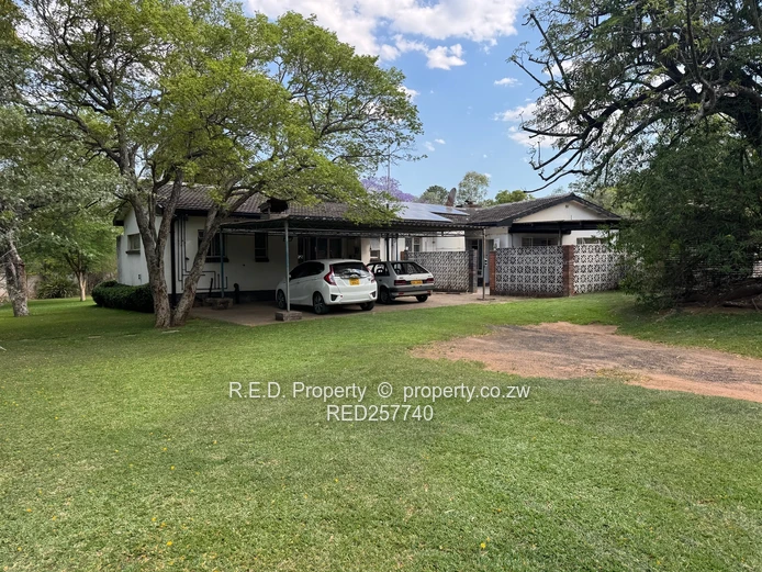 A Home With Generous Grounds In Burnside