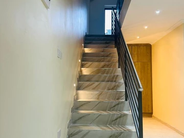 3 Bedroom Flat & Apartment