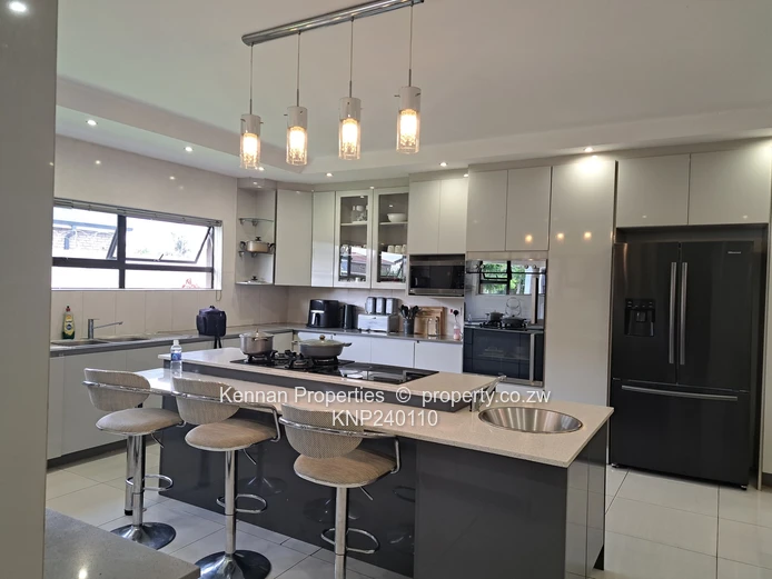 Lovely  5 bed family home!