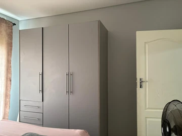 3 Bedroom Flat & Apartment