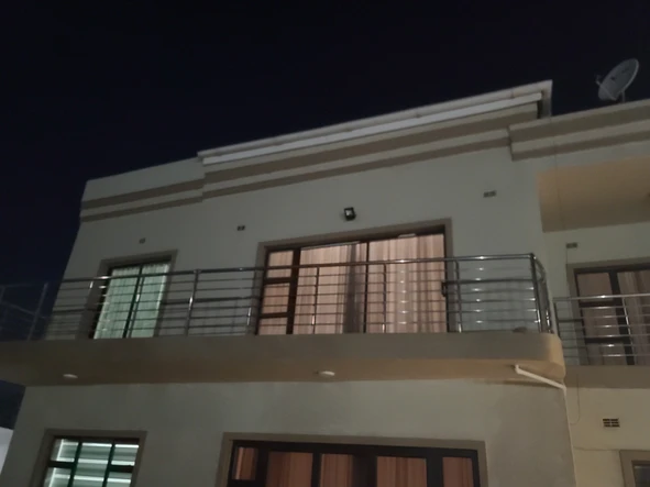3 Bedroom Flat & Apartment