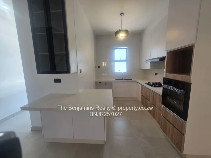 Brand New! Townhouse In Kensington