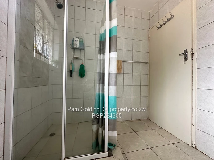 Cosy 3 Bedroom home - Greendale 