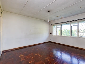 3 Bedroom Flat & Apartment