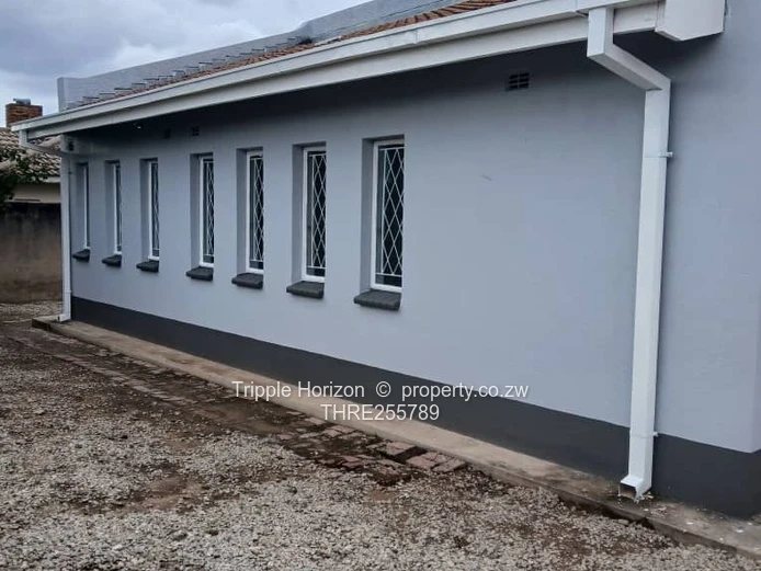 Waterfalls Mainway Meadows 4 Bedrooms Newly Renovated 
