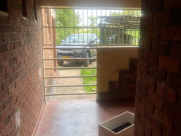 3 Bedroom Flat & Apartment