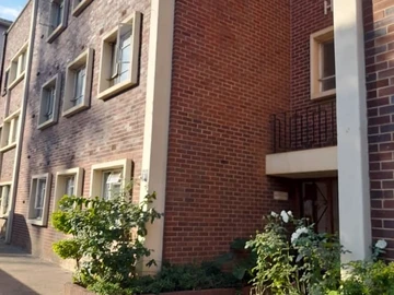 3 Bedroom Flat & Apartment