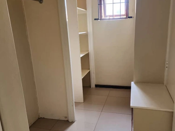 3 Bedroom Flat & Apartment